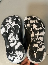 Under Armor Boys Shoes Size 5 NWOT Black