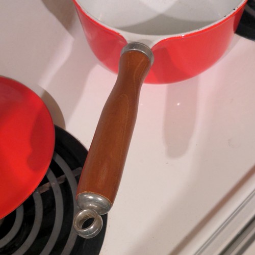 GHC Finesse Enamel Cast Iron Red 2 Liter Saucepan Pan Pot & Lid Japan - Picture 9 of 9