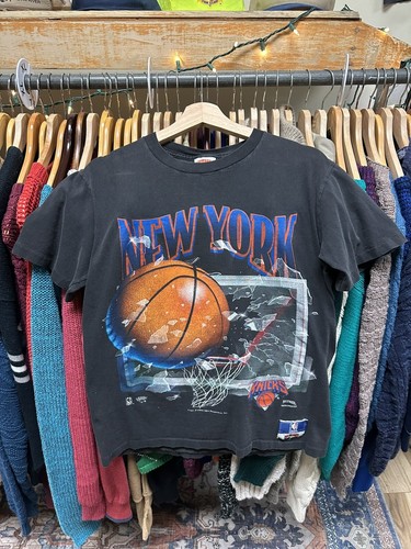 RARE Vintage Nutmeg New York Knicks NBA Shattered Backboard Black T-Shirt Sz M