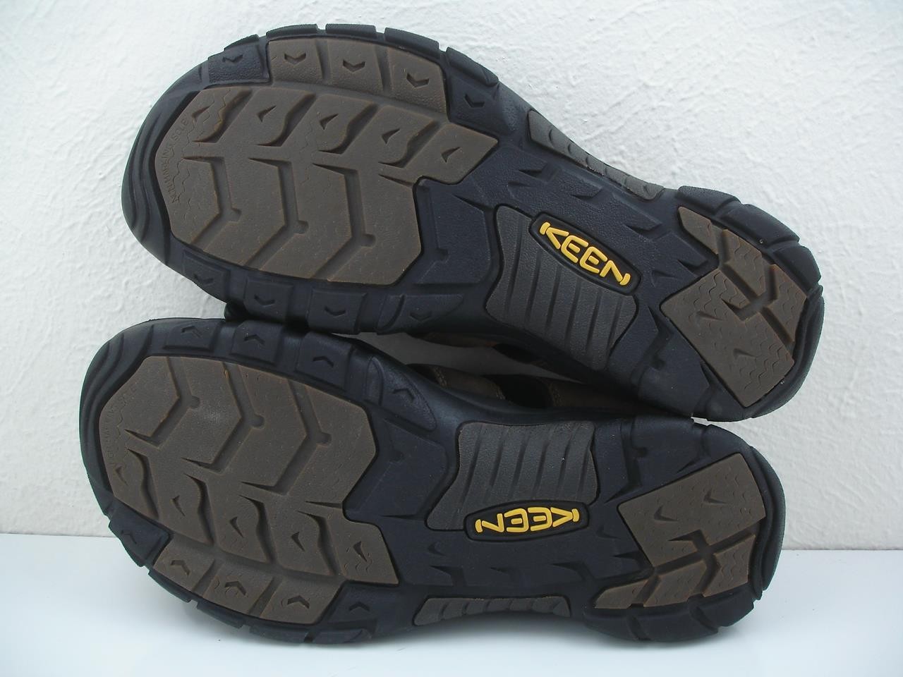 Sandali impermeabili da uomo taglia 14 M KEEN Newport H2 in pelle marrone punta chiusa elasticizzati