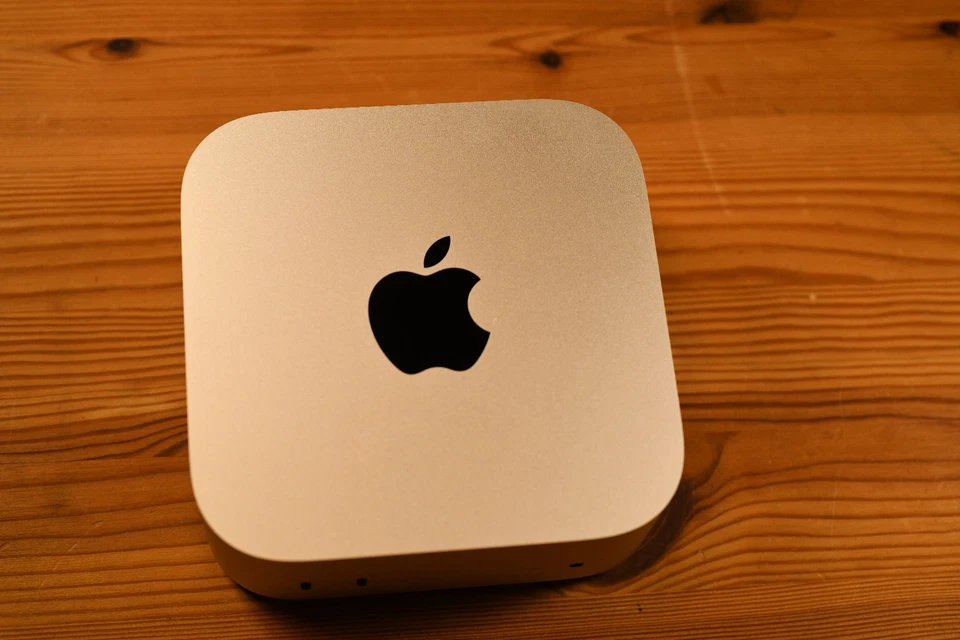 Apple Mac Mini M4 16gb RAM 245mb HD + 40gpbs Aluminum Hub 2tb HD - Image 3 of 4