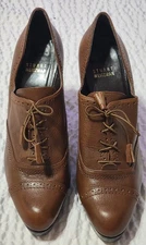 Brown Stuart WeitzMan heels sz. 8.5