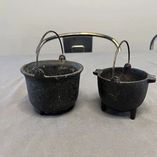 Set Of 2 VTG Cast Iron Cauldron Black Pots W/ Handle 3x3” & 4x3.25”