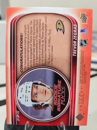 22-23 Upper Deck Trilogy Trevor Zegras Rookie Signature Pucks Auto - Picture 6 of 6