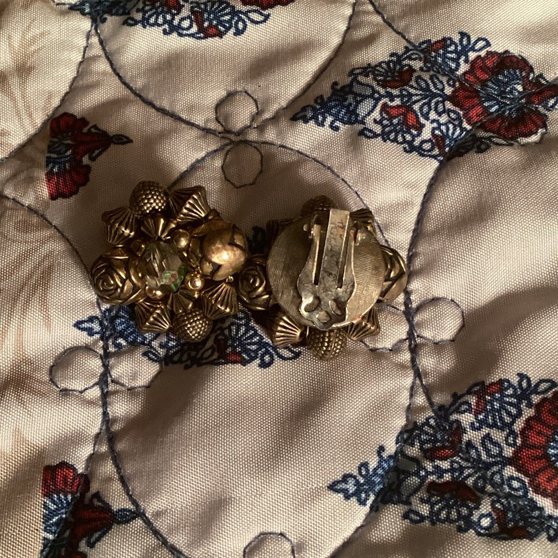 Vintage Gold Tone Flower Clip-On Earrings for Women No Stone Metal