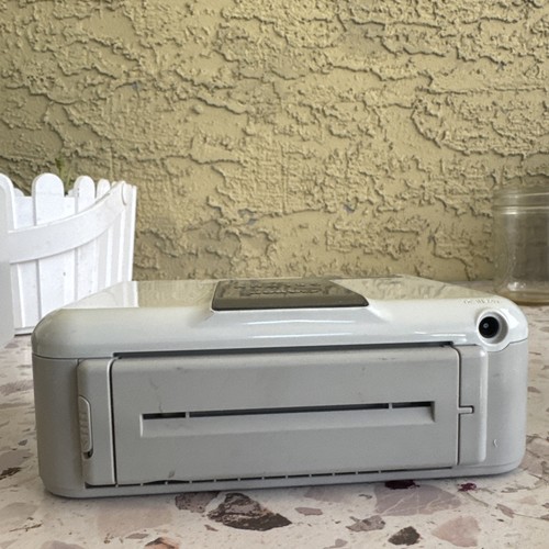Canon Selphy CA-CP200 Compact 4X6 Postcard Photo Printer. - Picture 3 of 9