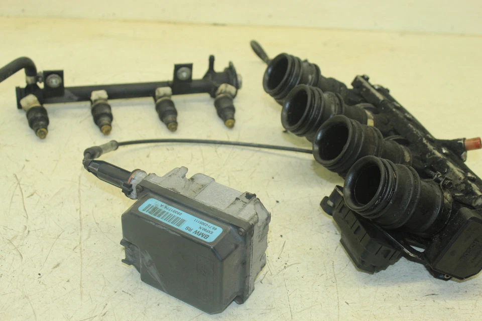 98 BMW K 1200 RS OEM INYECTOR DE COMBUSTIBLE CON CUERPOS DE ACELERADOR C47D Foto 4 de 4