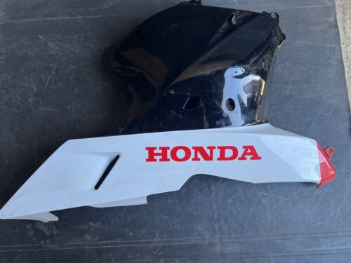HONDA CBR 600 RR 600RR 07-12 BREAKING PARTS R/H BELLY PAN FAIRING PANEL - Picture 1 of 3