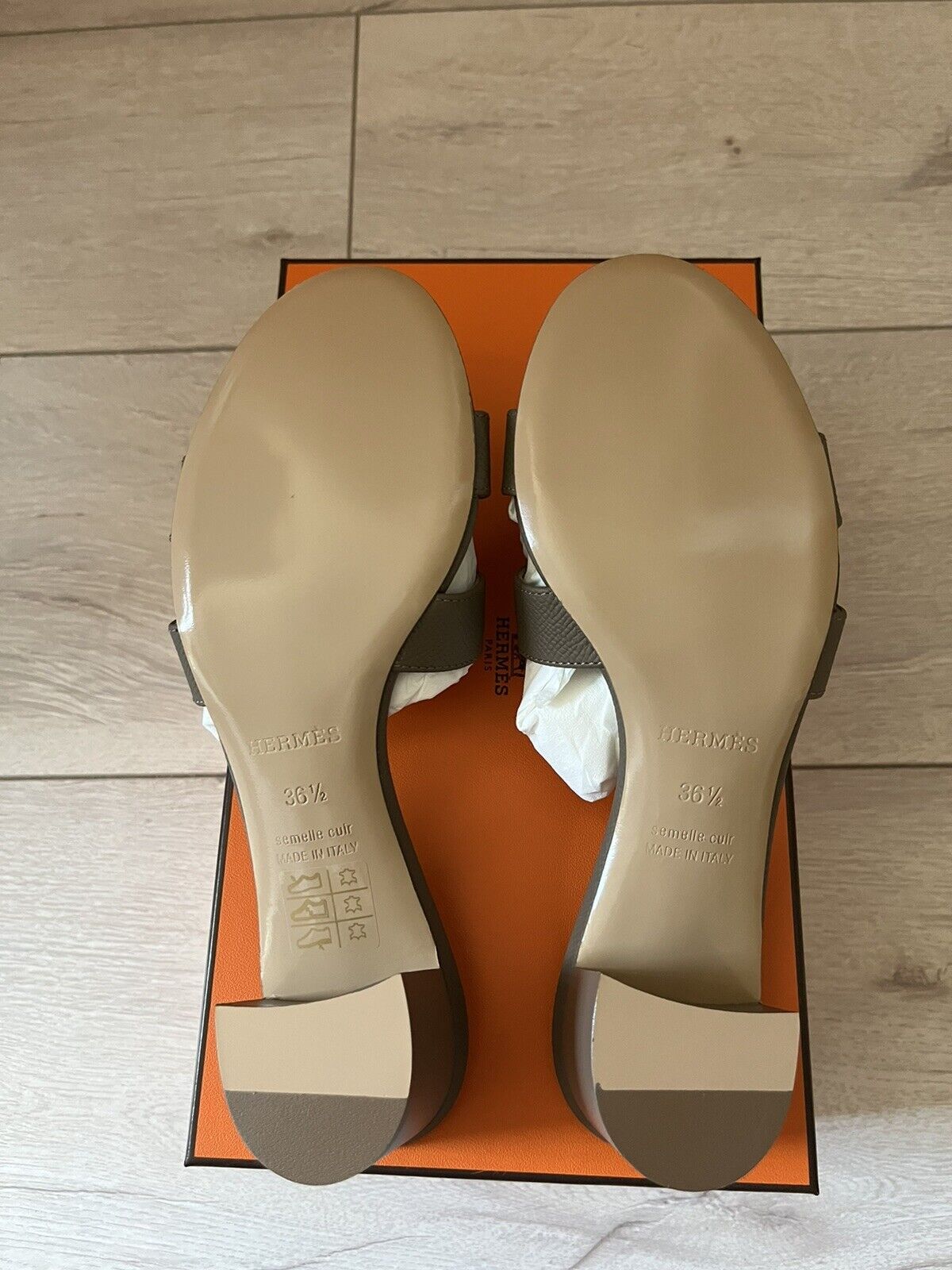 Hermès Oasis Etoupe Sandals Brown Leather ref.586622 - Joli Closet