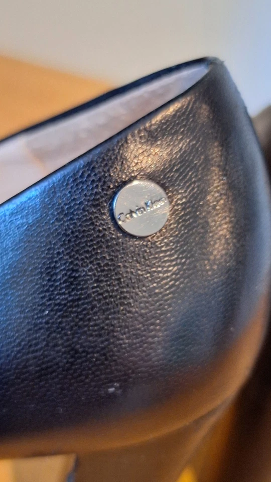 Zapatos de oficina Calvin Klein de cuero negro de 3,5" 7 M Foto 4 de 4