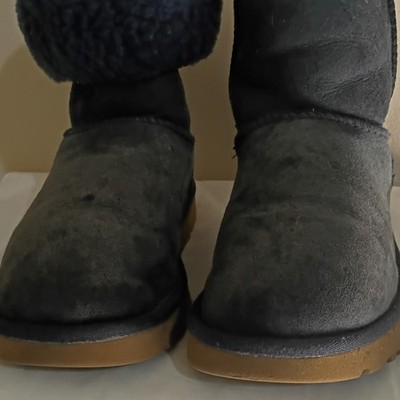 UGG Classic Mini Black Suede Shearling Lined Ankle Boots Women s US 8 EU 39