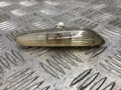 BMW 5 Touring E61 Kotflügelblinker vorne links 8382104 3.00 Diesel 22992157