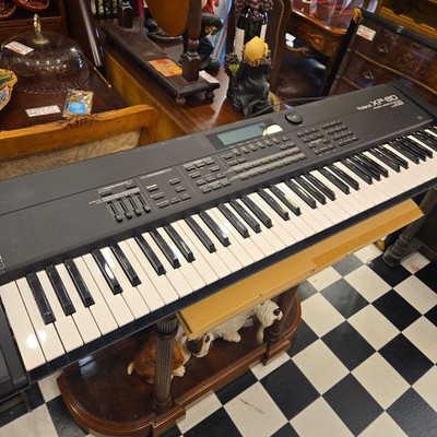 Roland XP-80 Synthesizer 76 Keys Keyboard Expansion Board Included