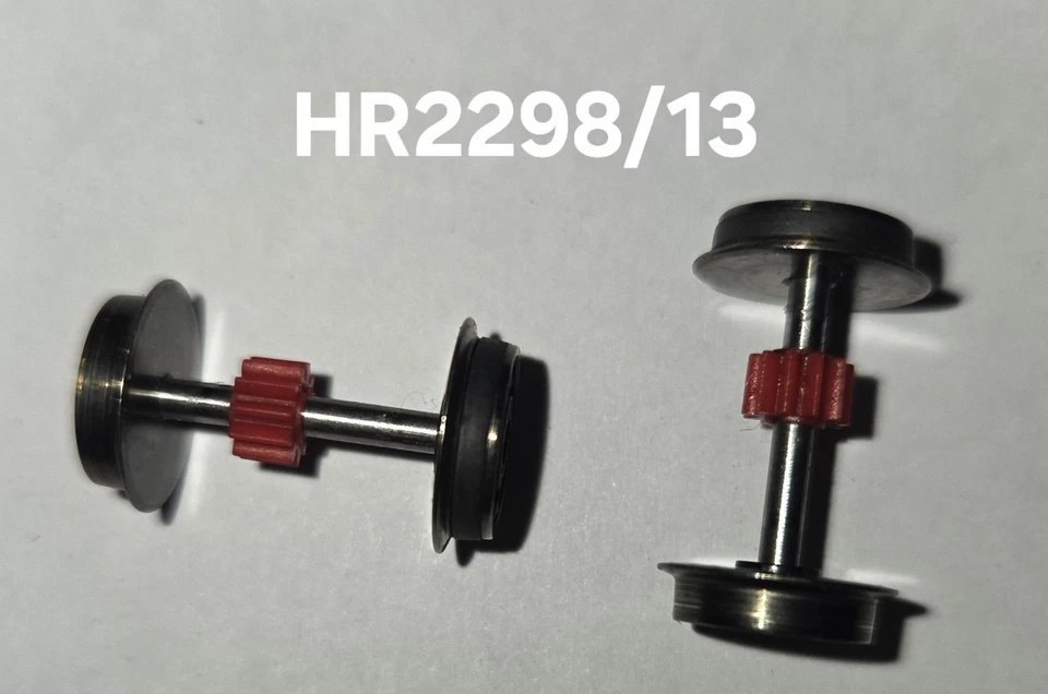 Rivarossi HR2298/13 Radsatz mit Zahnrad und Haftreifen 2 Stück H0 neu OVP