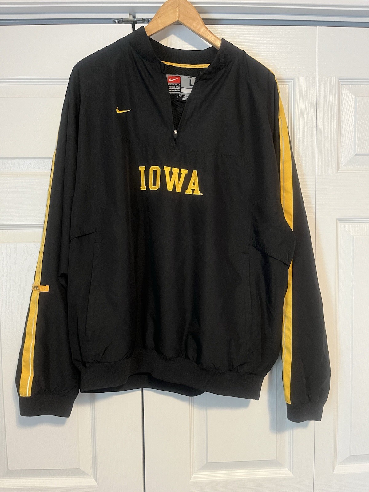 SACAI X NIKE Nike Authentic Iowa Hawkeyes nero 1 4 zip pullover giacca a vento uomo taglia large
