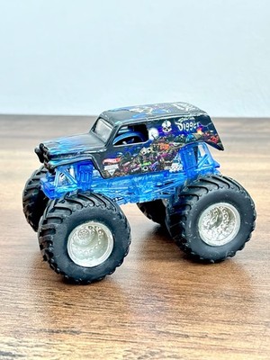 Monster Jam 1:64 Son Uva Digger Off Road Edge Glow Die Cast Monster Truck Toy