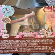 NEW JAKKS PACIFIC /GIRL GOURMET CUPCAKE MAKER / NEW /WAS MY DAUGHTERS / WOW / 2