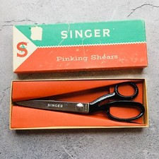 Singer Pinking Shears C819 with Original Box