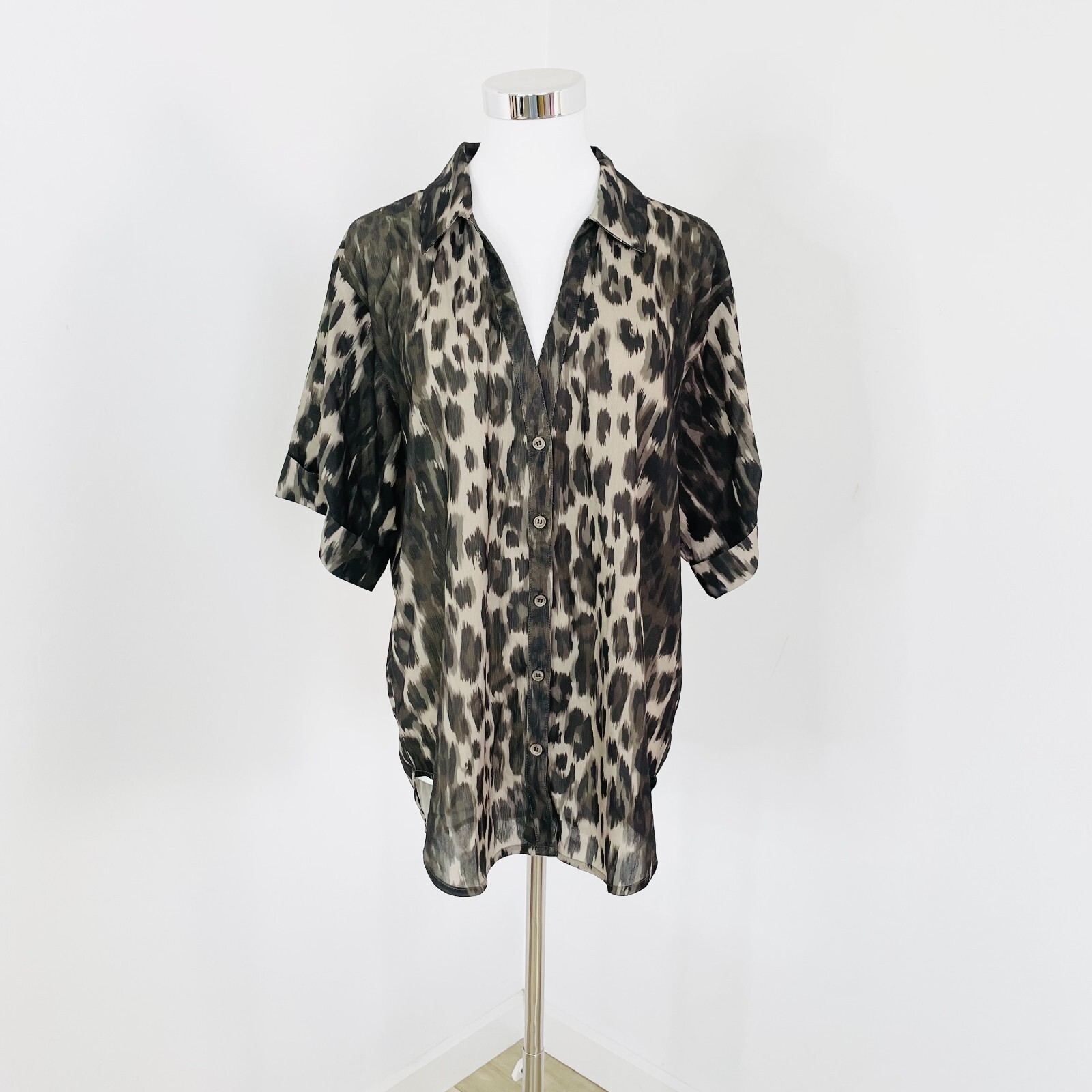 House of Sienna Blouse Womems Size 8 Brown Leopard Print Sheer Button Front New