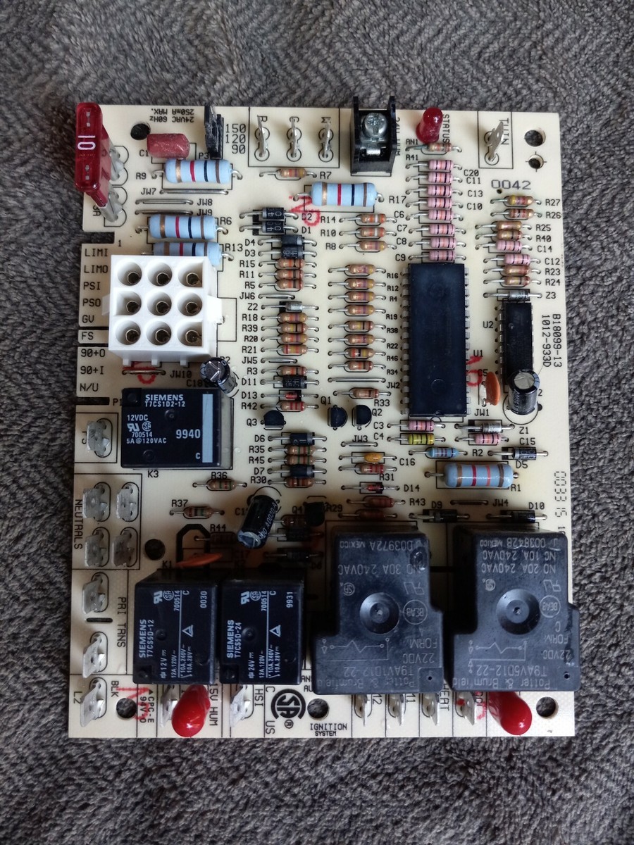 OEM Goodman B18099-13 1012-933D Furnace Control Circuit