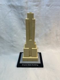 LEGO Architecture Empire State Building 21002 Missing 2 Pieces 2009 (used)
