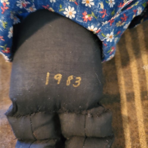 14" Vintage Dark Colored Rag Doll With Hand Embroidered Details Handmade In 1983 - Picture 10 of 11