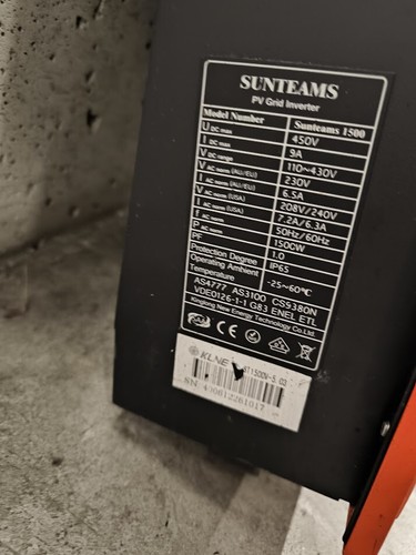 Sunteams 1500W PV Grid Inverter - Non-Working, Signs of Use - Picture 4 of 6