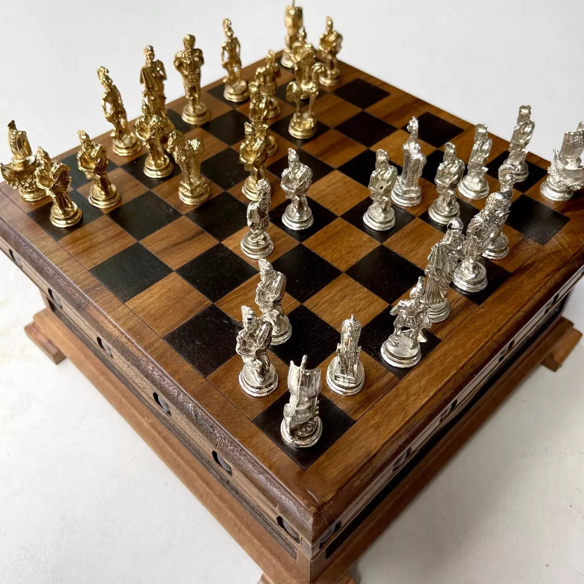 Solid Hardwood Chess Board Chess Pieces & Box 