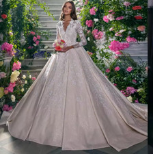 Customized Long Sleeve Ball Gown Wedding Dresses V-Neck Gorgeous Bridal Dress