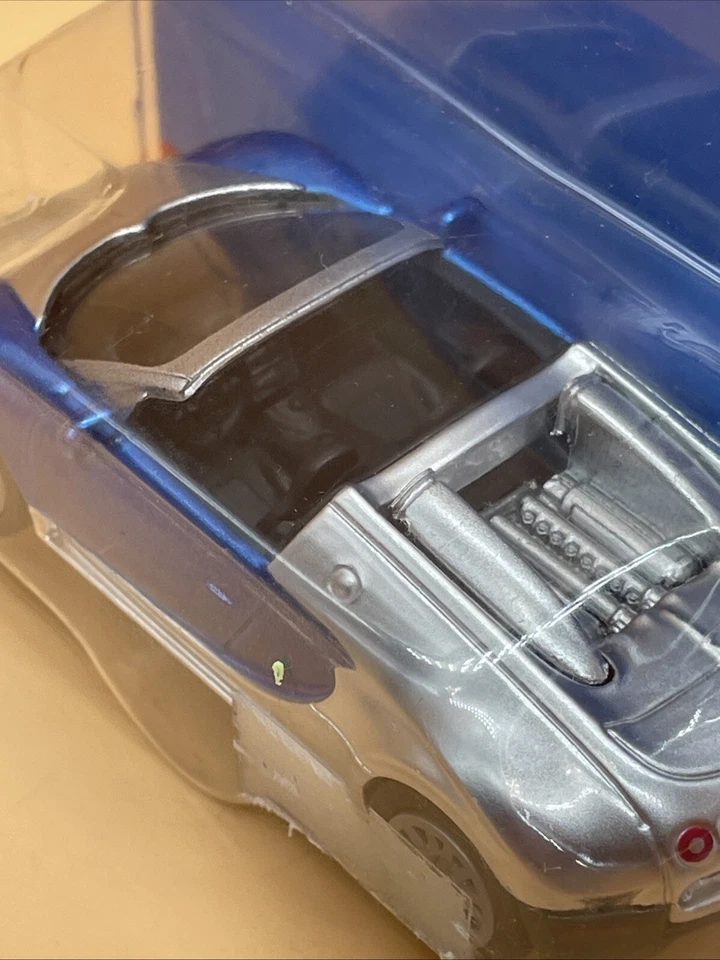 Siku Bugatti Veyron Grand Sport 1353 Convertible 1:64 Boxed Diecast Collectible — 第 2/4 张图片