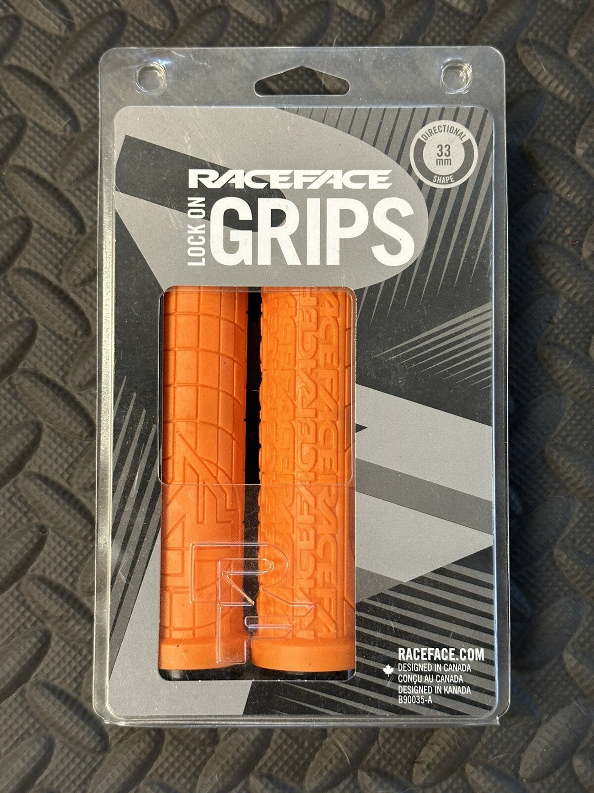 Race Face Getta Grip LockOn Mountain Bike Grips, (33mm) Orange