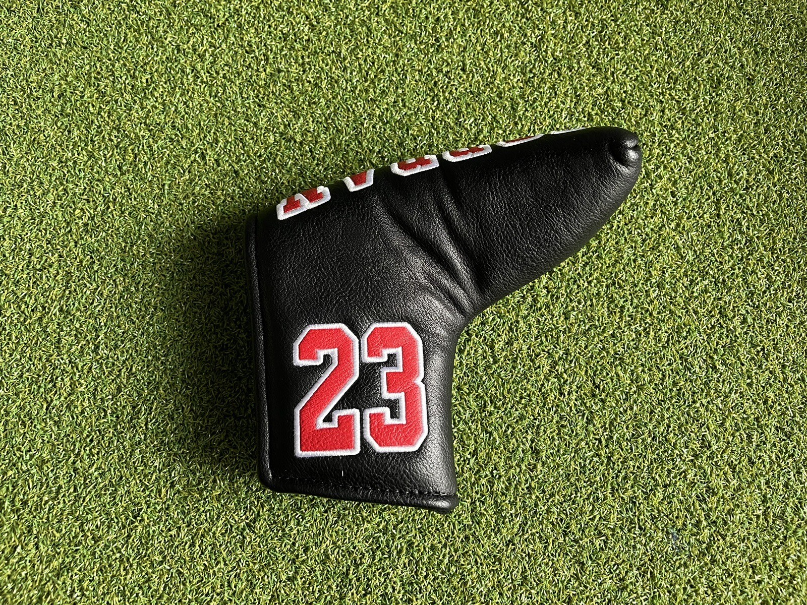 Cubierta para la cabeza putter Jordan GOAT Bulls (negra)