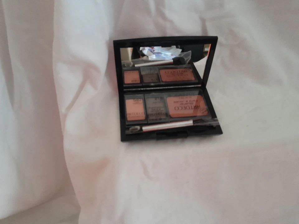 Artdeco Beauty Box Quatro limited Edition red Magnetisch - Bild 3 von 3