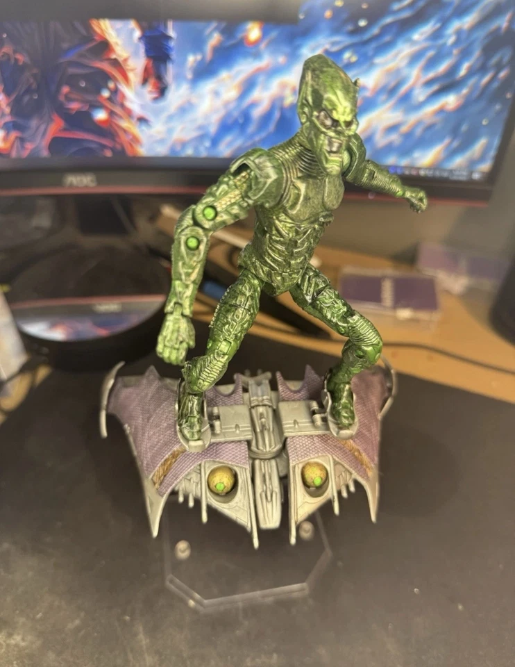 Toybiz Ravaged Green Goblin And 2 Gliders With Pumpkin Bomb Lot  - Image 3 of 4