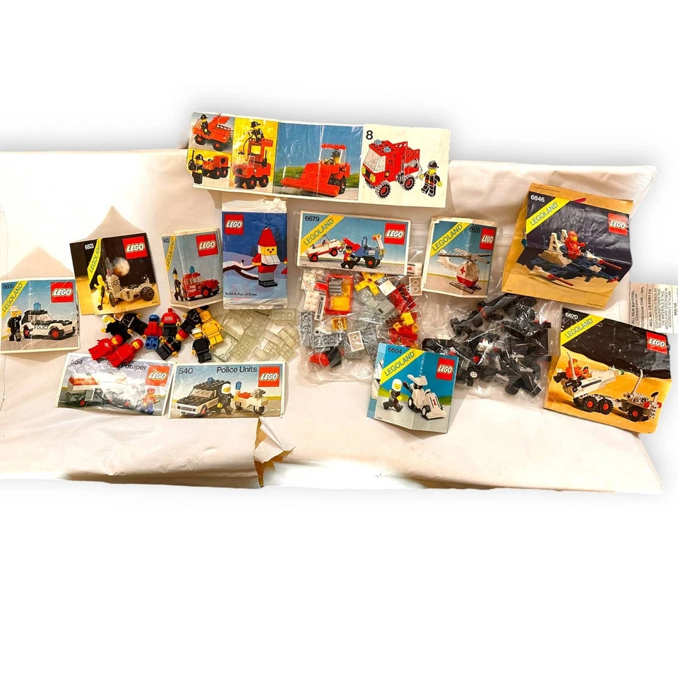 LEGOLAND Vintage Manuals Pieces Bricks Space Lot Lego 1970s - 1980s - Image 2 of 4