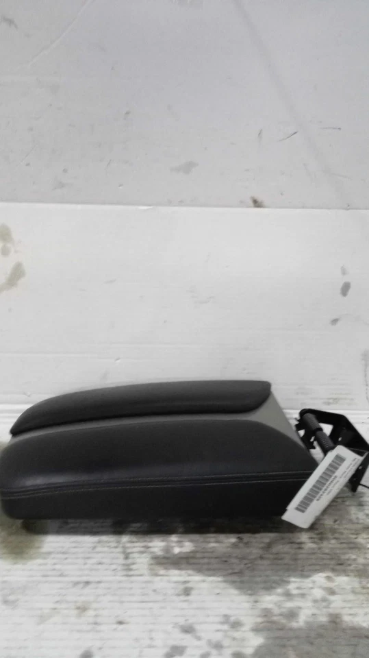 2015 Nissan Murano Center Console Gray Lid OEM Used 288769 81K Miles - Image 2 of 4