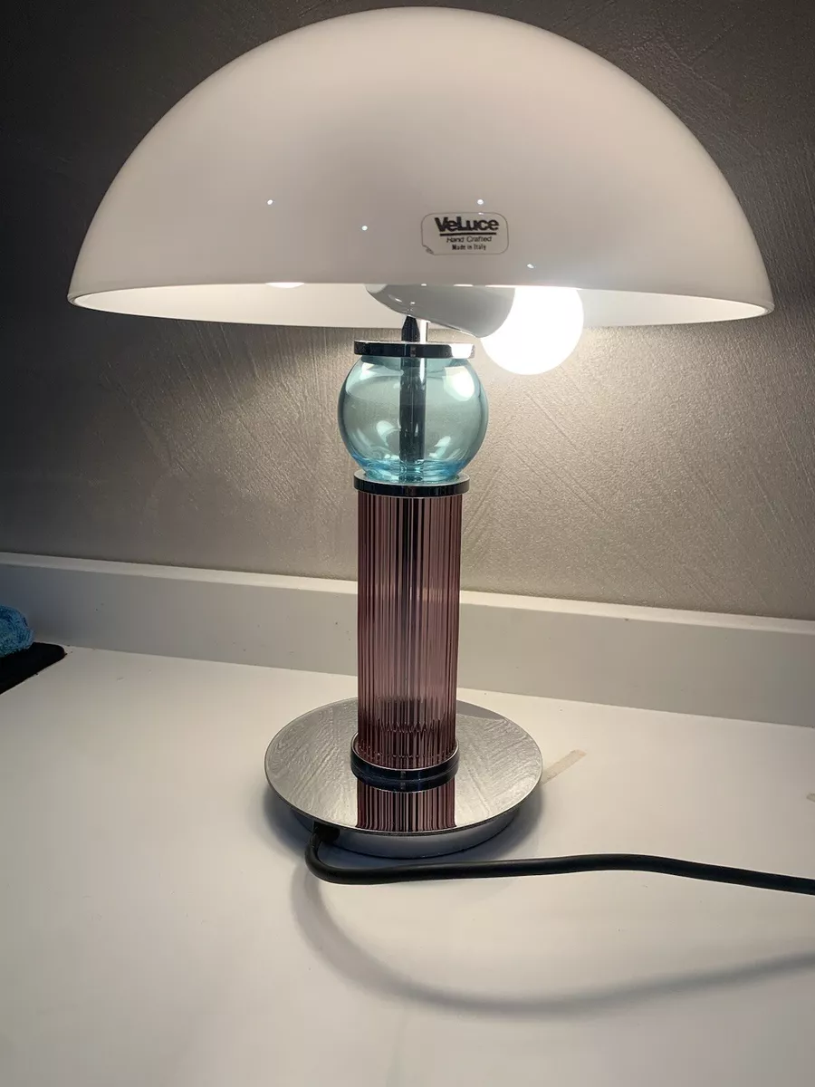 Stupenda lampada vintage in vetro di Murano VeLuce.Condizioni eccellenti.