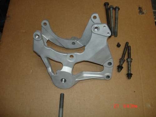 1986 OEM Corvette AC Compressor Mount Bracket 14084340 with bolts - Picture 2 of 10