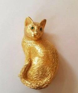 Authentic VTG Signed CHRISTIAN DIOR Gold-plated GREEN EYES Crystal Rhinestone Cat Brooch