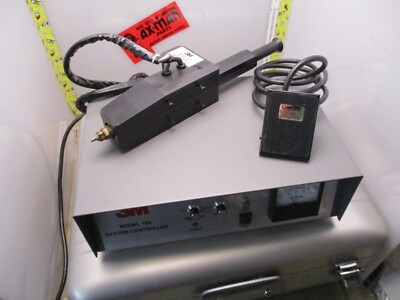3M model 100 hot melt end effector actuated applicator 150 controller [2*L-32]