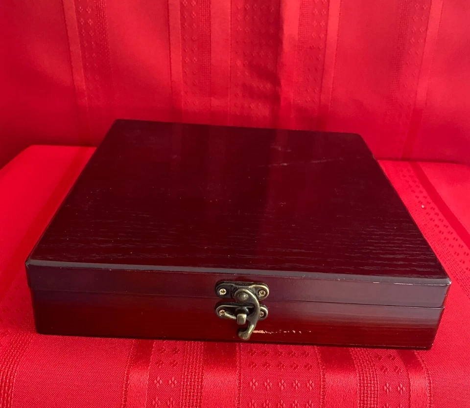 Juego de Vinos Vintage (7 Piezas en Estuche de Madera de Cerezo)~Excelente Estado Foto 3 de 4