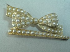 VINTAGE FAUX PEARL BOW HAIR CLIP  BOBBY PIN HAIR ACCESSORY