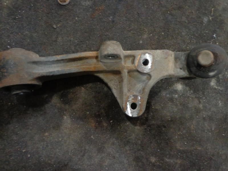 Driver Left Lower Control Arm Front Fits 02-05 SEDONA 960792