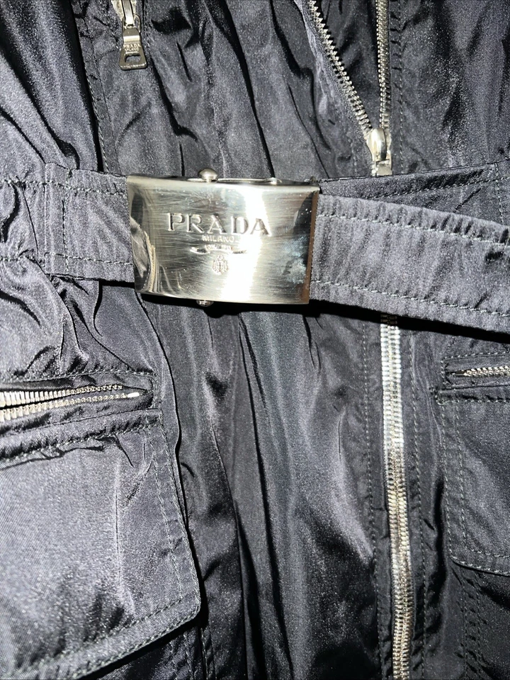 Chaqueta de nailon negra Prada mediana de los años 90 forro de cuero Foto 2 de 4
