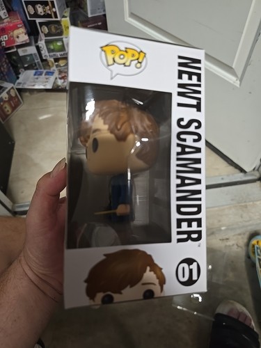Funko Pop Fantastic Beasts Newt Scamander Sdcc 2016 - Picture 2 of 7