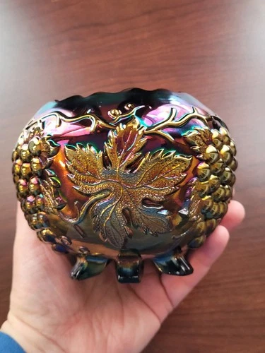 Pretty Black Amethyst Dugan Carnival Glass Grape Delight Rose Bowl Round Top