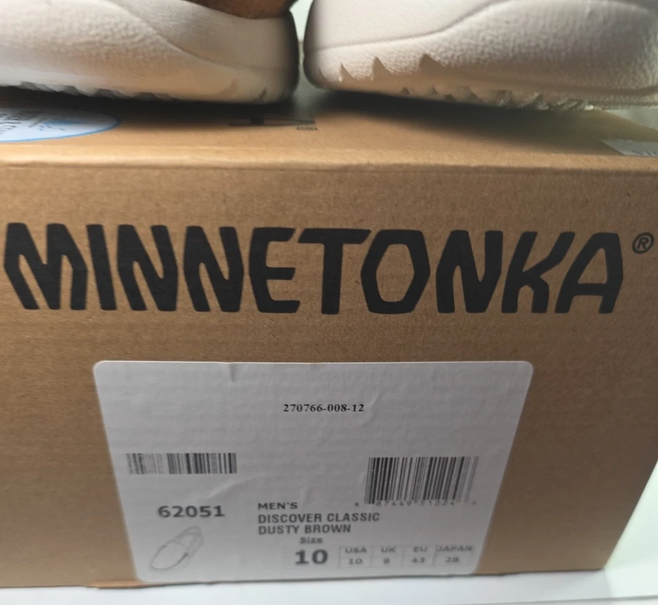 Mocasín Minnetonka Discover clásico de gamuza marrón polvoriento para hombre 10 62051 Foto 3 de 4