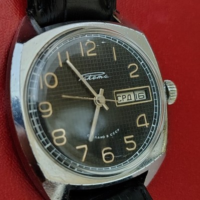 Taktema russian kief vintage 60s mechanical winding watch date rare piece works