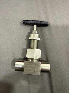 Swagelok Whitey SS-3NTRF4 ¼” Stainless Steel Bonnet Needle Valve