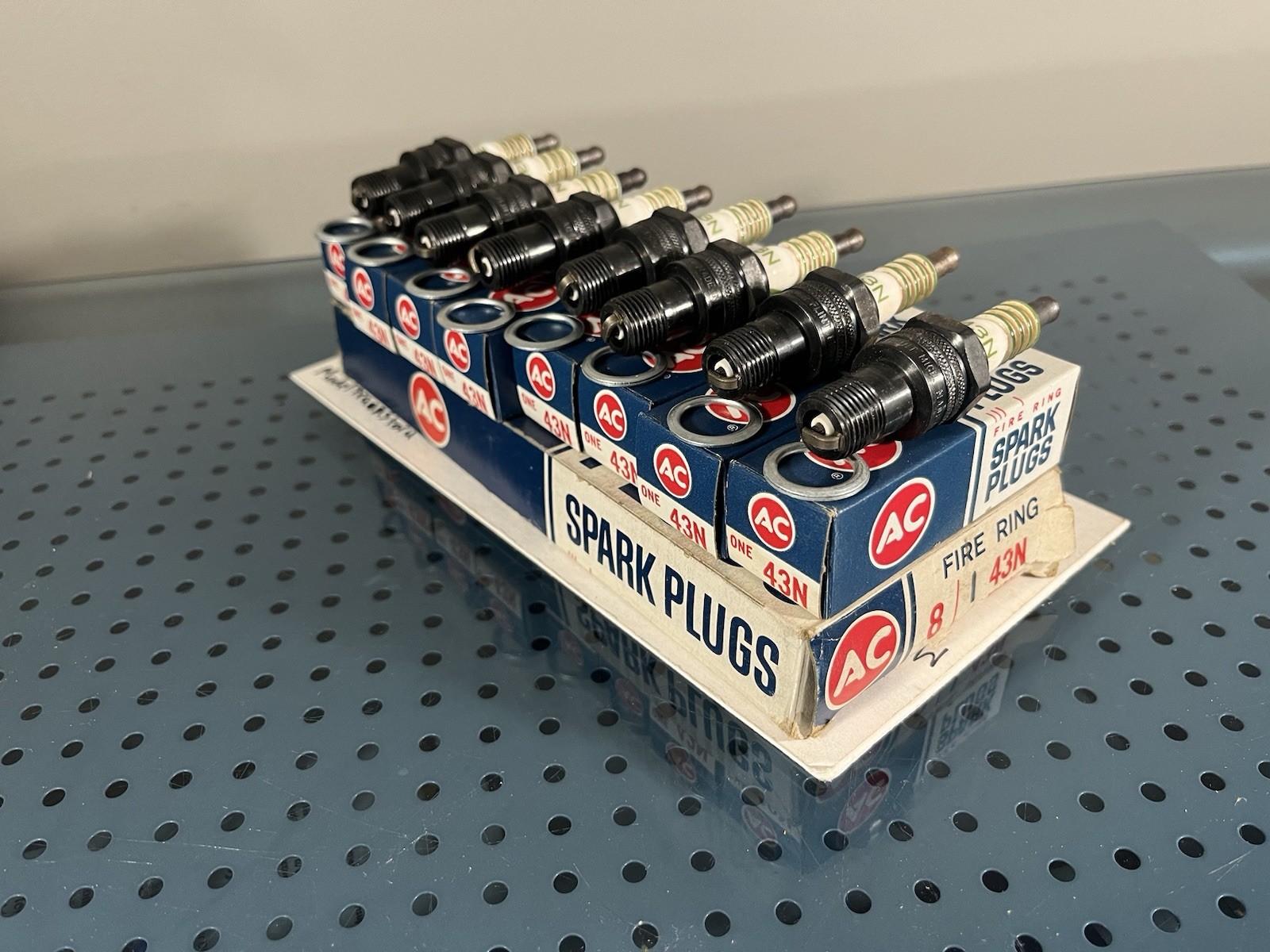 8 NOS ACDelco Fire Ring 43N Spark Plugs GM 5612241 New Old Stock Listing 1